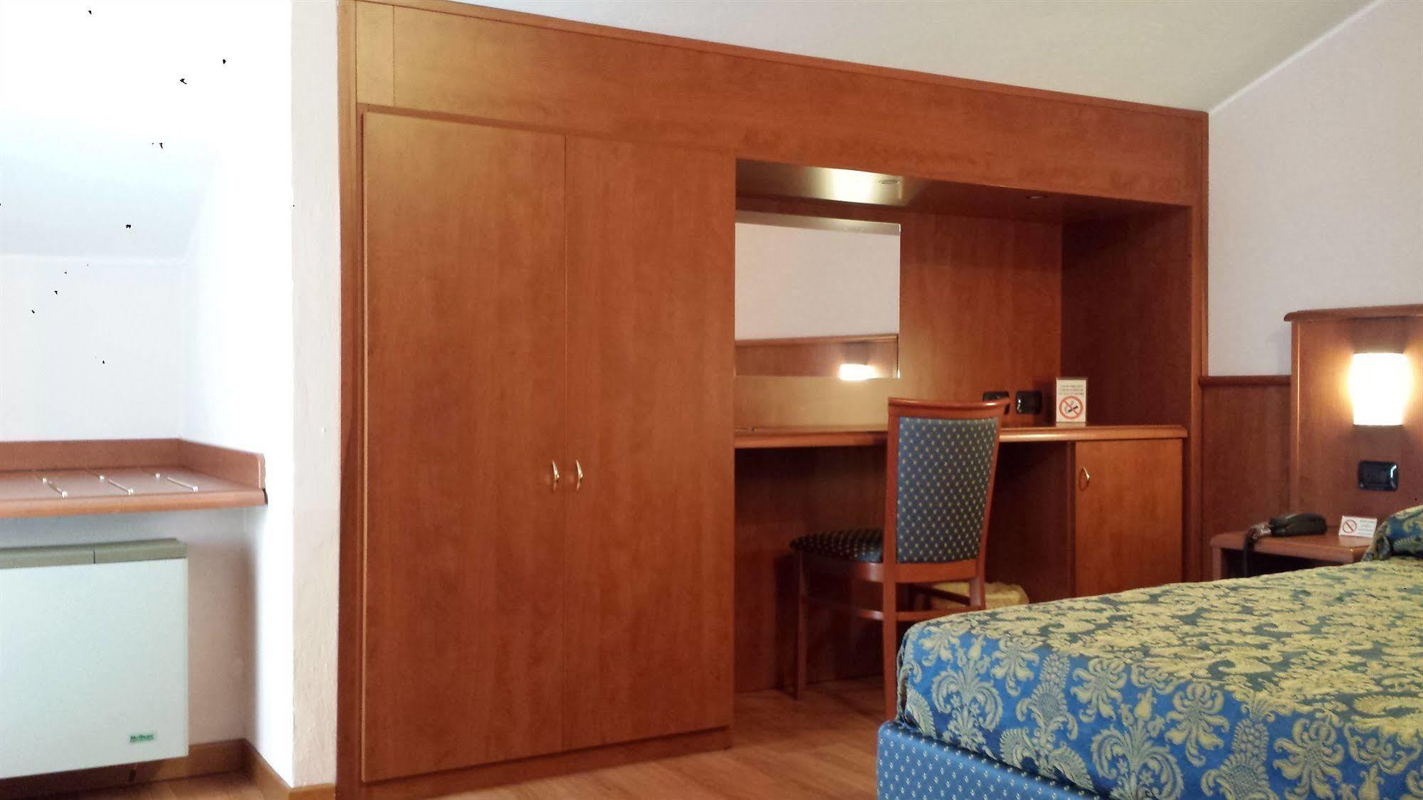 Hotel Postumia Dossobuono Zewnętrze zdjęcie
