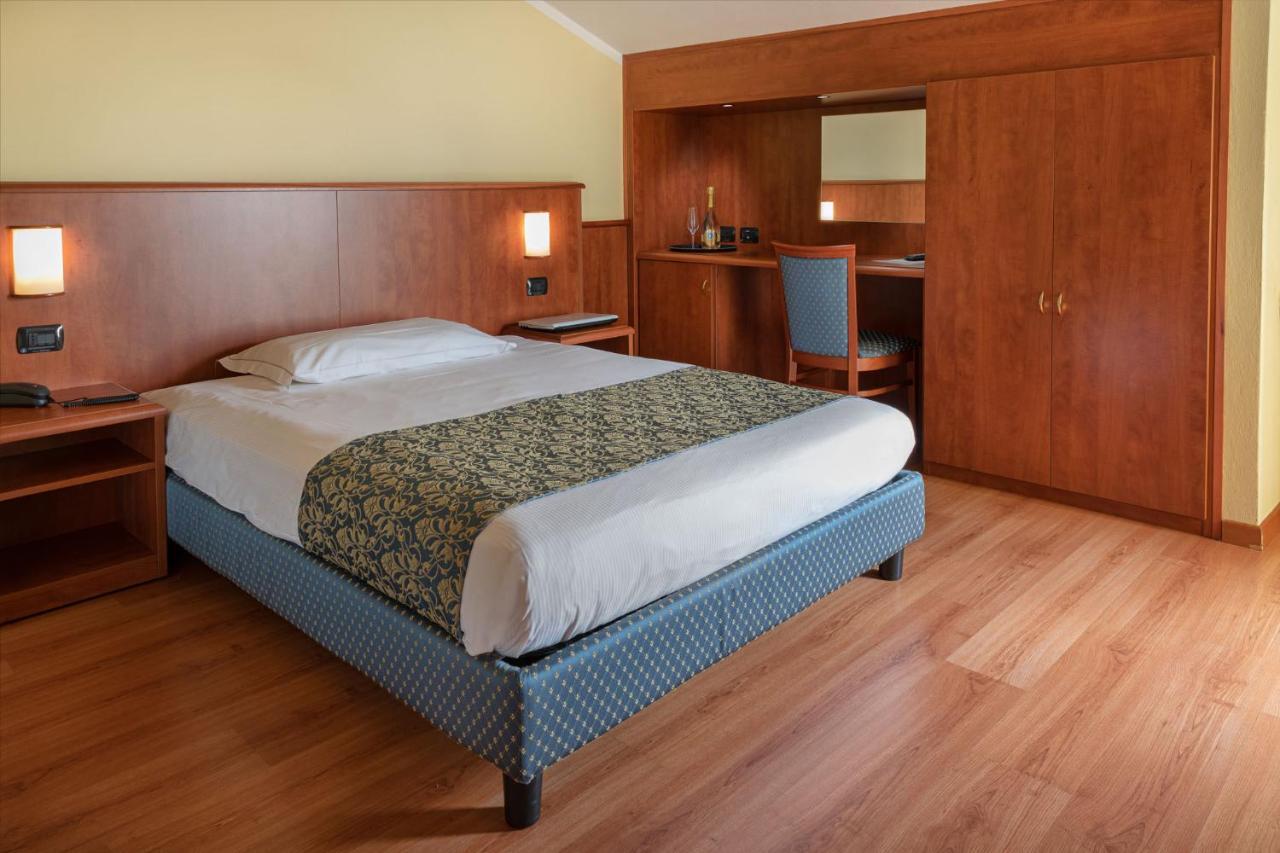 Hotel Postumia Dossobuono Zewnętrze zdjęcie