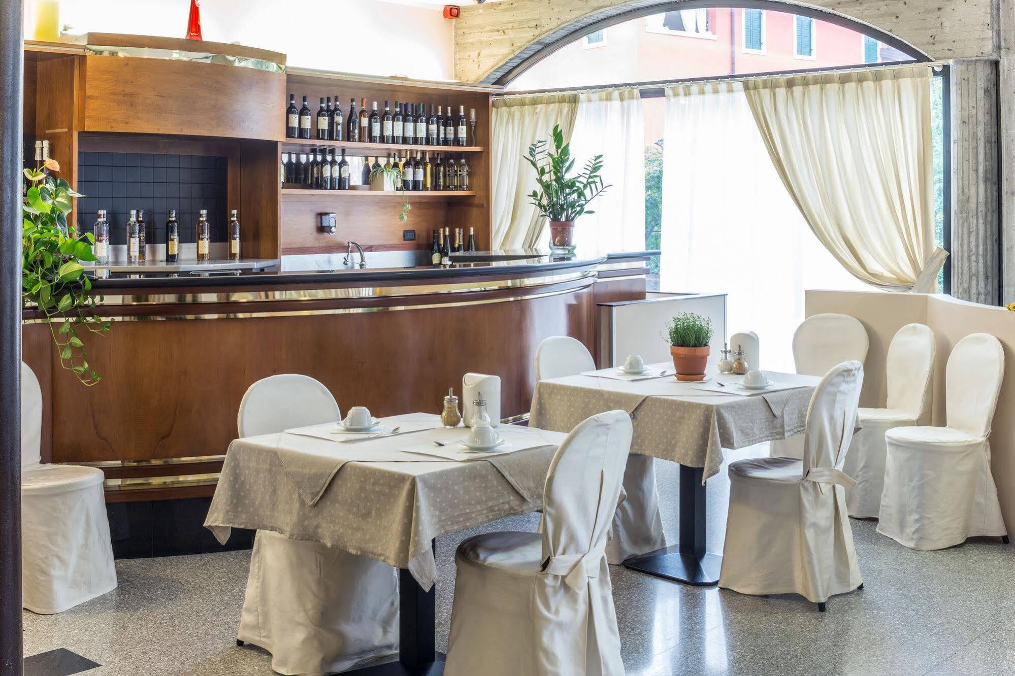 Hotel Postumia Dossobuono Zewnętrze zdjęcie